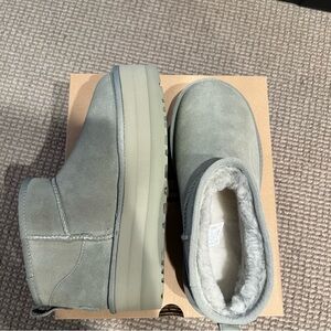 WOMENS UGG CLASSIC ULTRA MINI PLATFORM BOOTS SIZE  9 COLOR SHADED CLOVER NIB